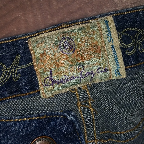 Shorts - Picture 2 of 4